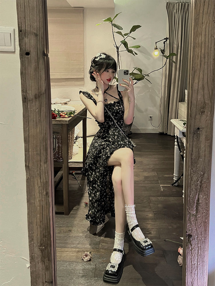 2024 New Summer Floral Slip Skirt New Square Collar Tight Waist Slimming Irregular Design dress Super Fairy