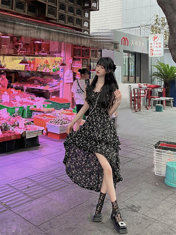 2024 New Summer Floral Slip Skirt New Square Collar Tight Waist Slimming Irregular Design dress Super Fairy