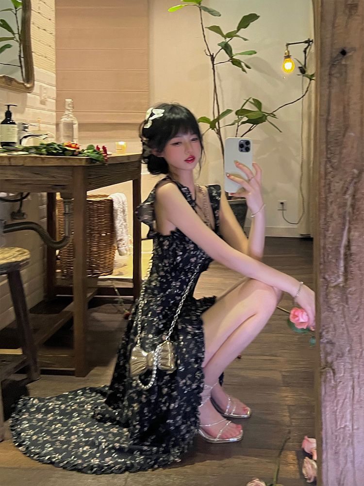 2024 New Summer Floral Slip Skirt New Square Collar Tight Waist Slimming Irregular Design dress Super Fairy